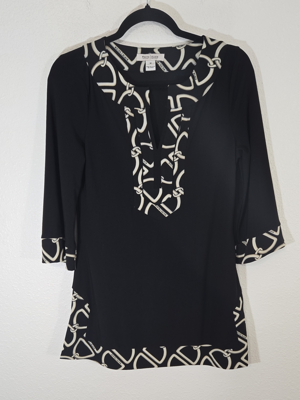 White House Black Market Black Scoop-Neck Tunic w/Chain Print, size Medium